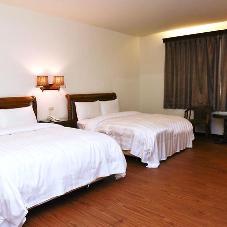 England Business Motel Yilan Exterior foto